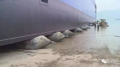 多圖曝光143米“河?！毕滤?，場面霸氣！船舶上排下水氣囊顯神威
